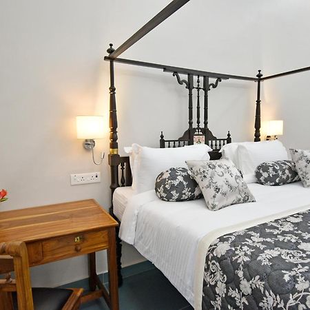 Le Colonial Suites ポンディシェリ エクステリア 写真