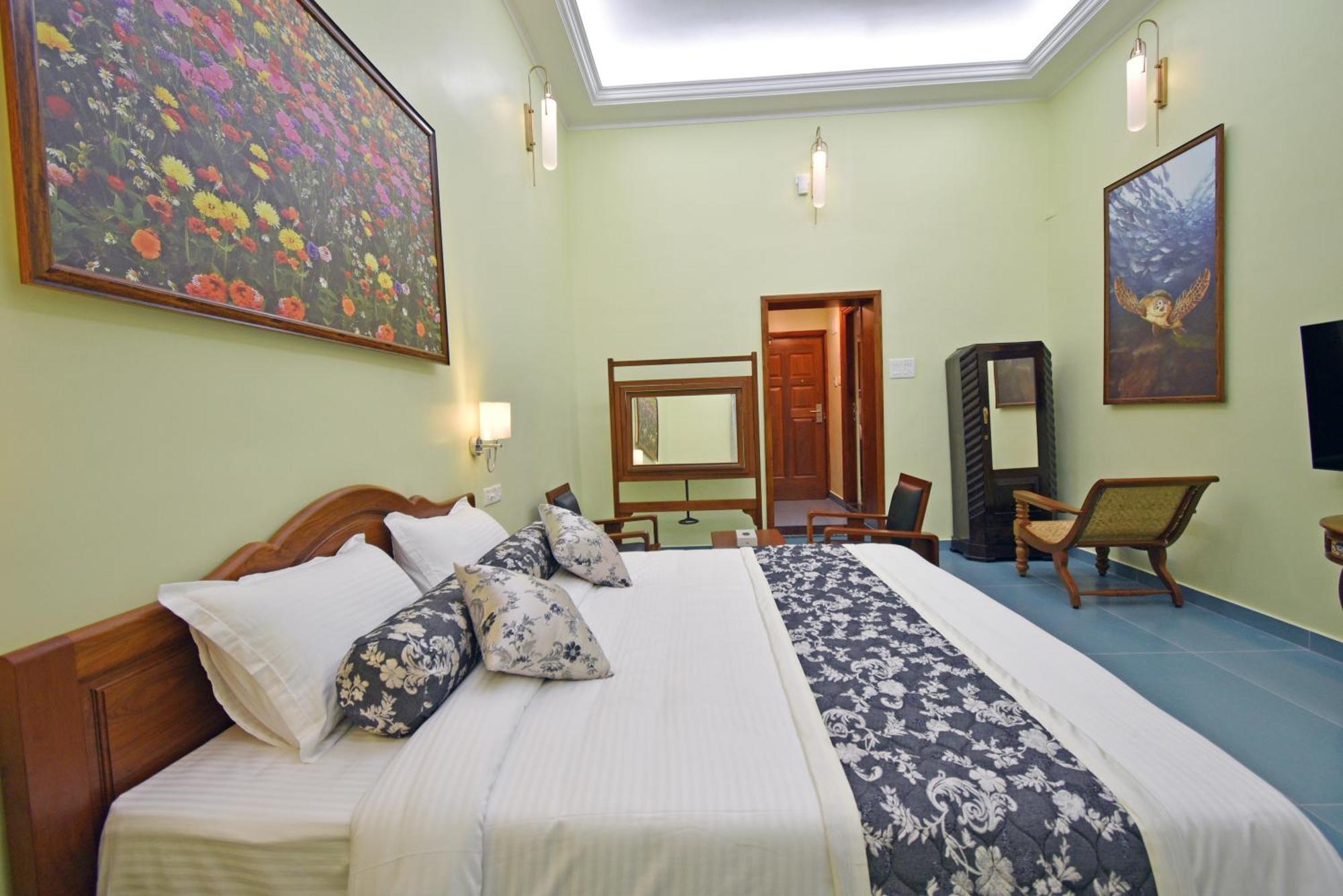Le Colonial Suites ポンディシェリ エクステリア 写真