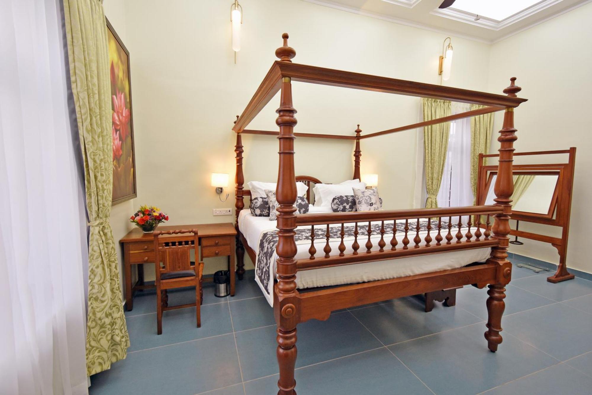 Le Colonial Suites ポンディシェリ エクステリア 写真