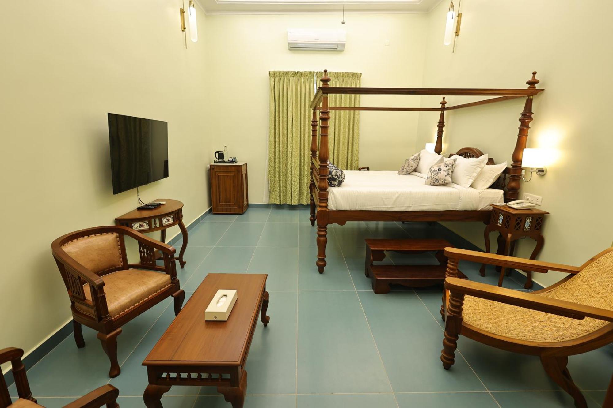 Le Colonial Suites ポンディシェリ エクステリア 写真