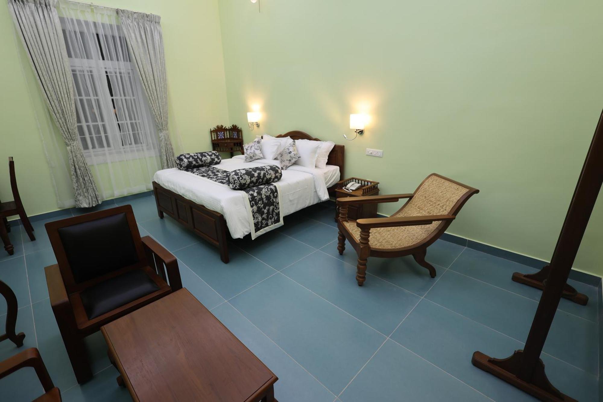 Le Colonial Suites ポンディシェリ エクステリア 写真