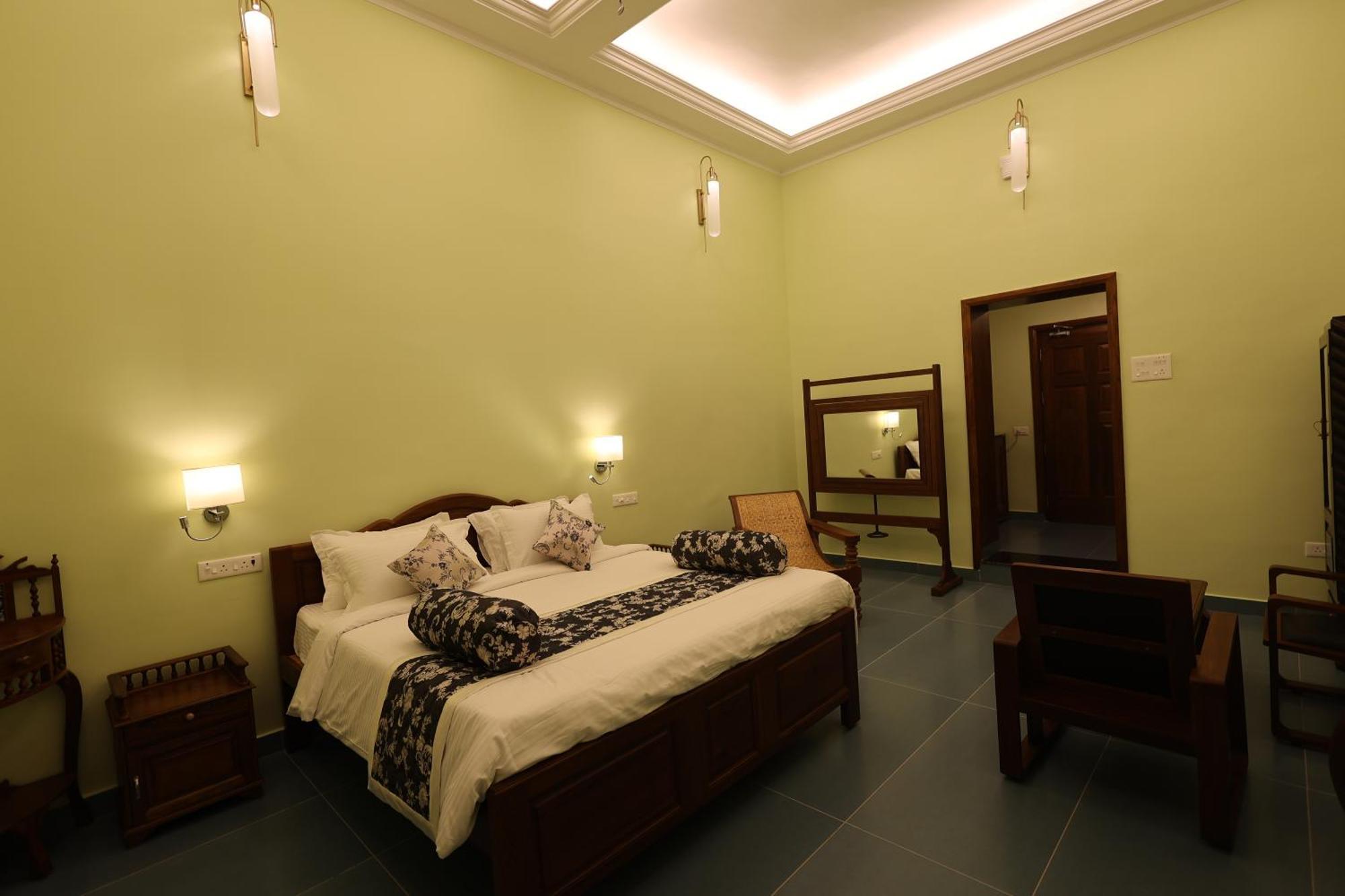 Le Colonial Suites ポンディシェリ エクステリア 写真